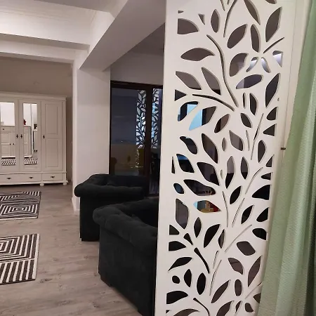 Yellow 18 Apartman Konstanca