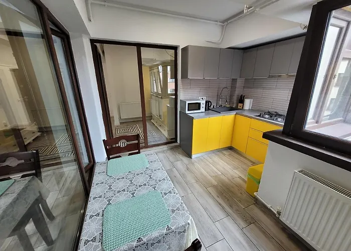 Yellow 18 * كونستانتا